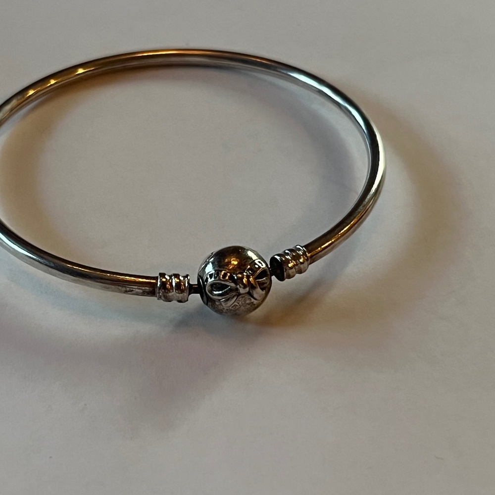 Pandora sterling silver bangle bracelet with bow clasp